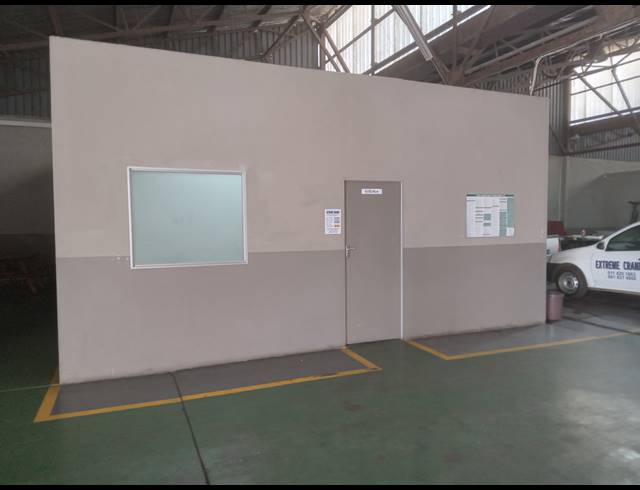 412M² BUILDING TO LET IN APEX